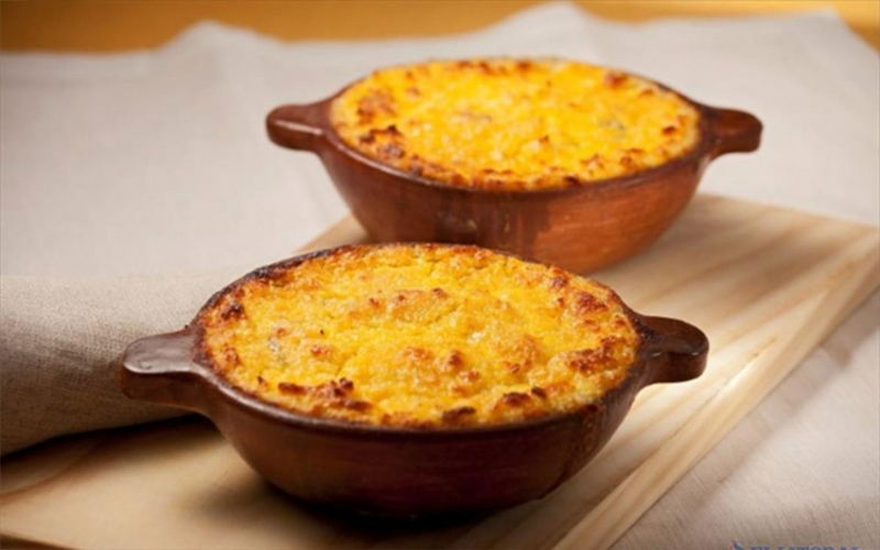 Pastel de elote con verduras